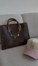 Load image into Gallery viewer, Gold LA Bag Charm
