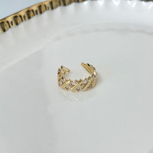 Load image into Gallery viewer, Lacy Ring

