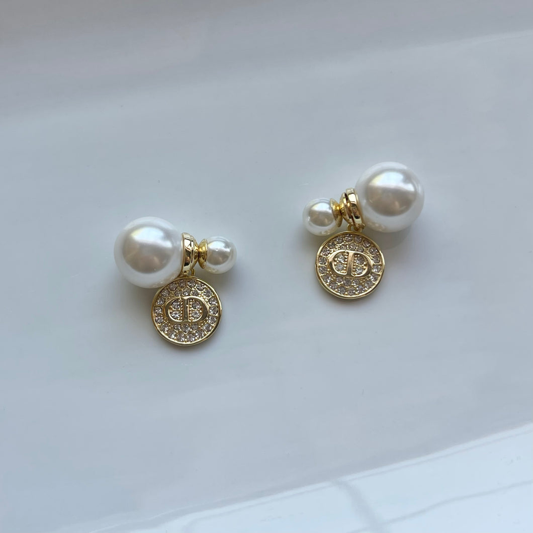 CD Pearl Studs