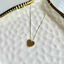 Load image into Gallery viewer, Thin Heart Engraving Necklace
