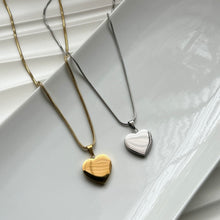 Load image into Gallery viewer, Thick Heart Engraving Necklace
