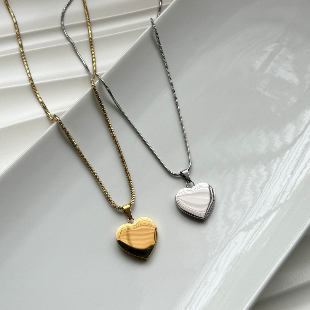 Thick Heart Engraving Necklace