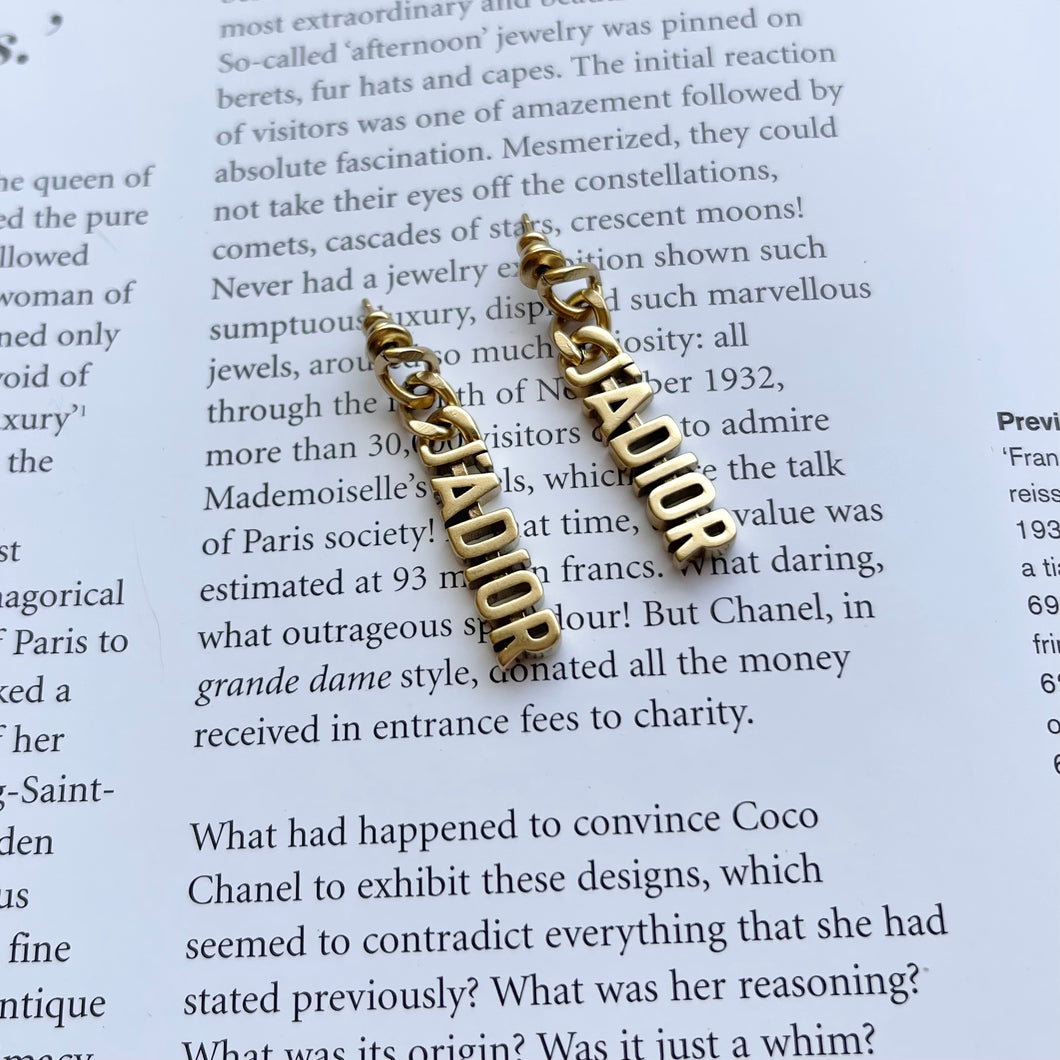 JADIOR Chain Stud Earrings